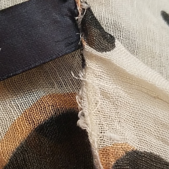 The Limited Leopard Scarf - Picture 6 of 6